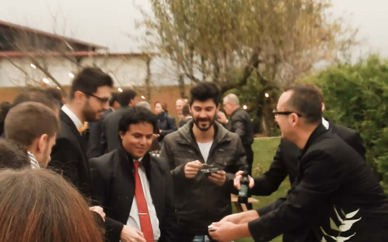 El Mago Moliné actuando en una boda